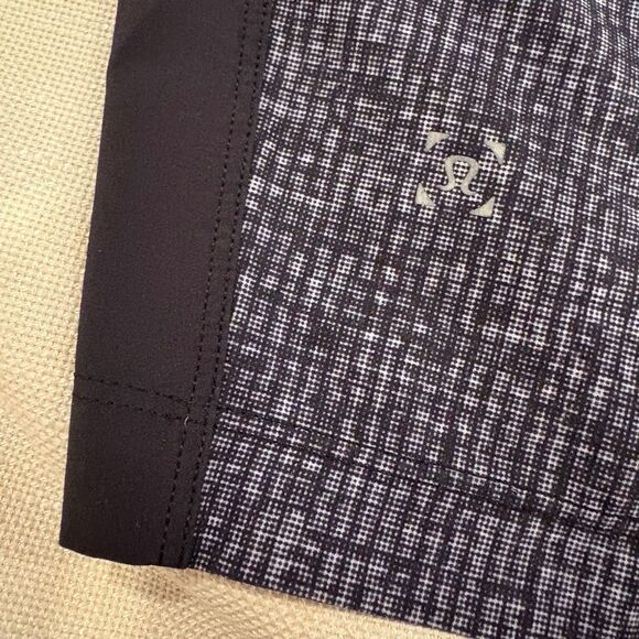 Lululemon Mens Linerless Short Black Size S Stretch - Picture 2 of 3
